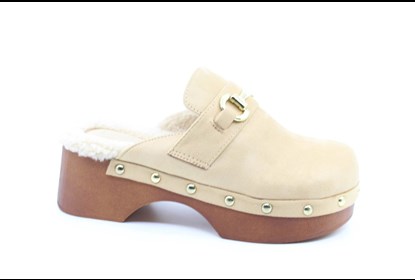 CHINELOS RUA SENHORA Fechado