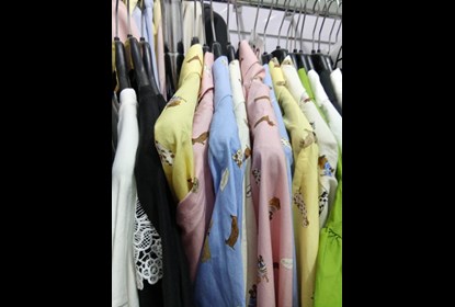 BLUSA ROUPA SENHORA ACESSORIOS DE MODA