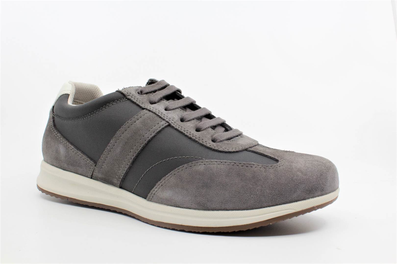 Sapatos desportivos sales homem